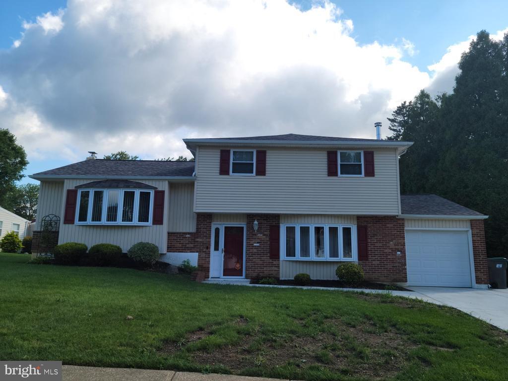 Primary Photo - 35 Ramblewood Dr