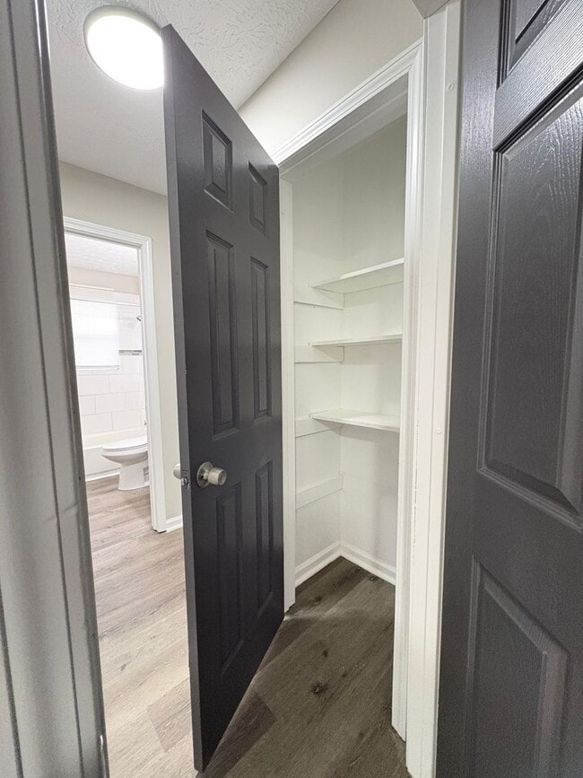 Building Photo - Welcome Home to Bellagio South Living: Where Comfort Meets Convenience