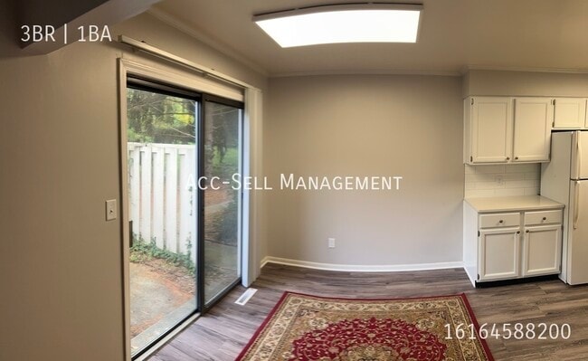 Building Photo - 6450 Bella Vista Dr NE