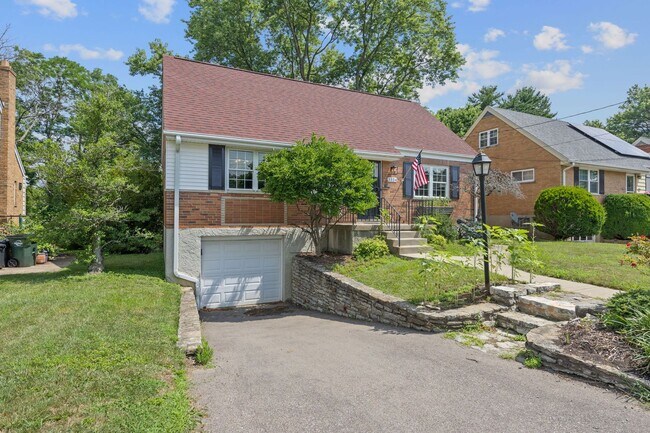 Building Photo - Delhi Township- Cute Single Family 4 bed, ...