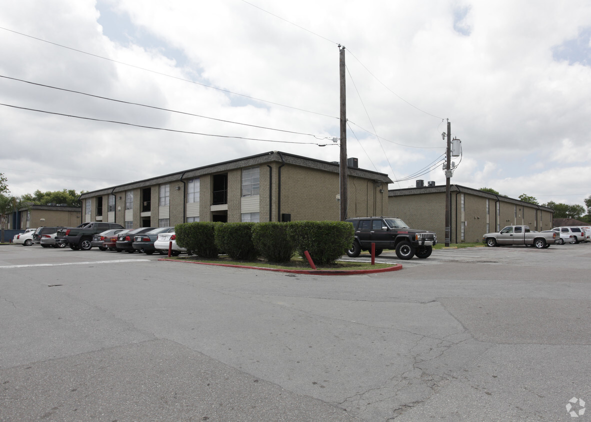 Building Photo - Pecan Place Apartments