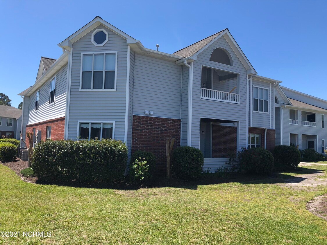 Primary Photo - 4136 Breezewood Dr