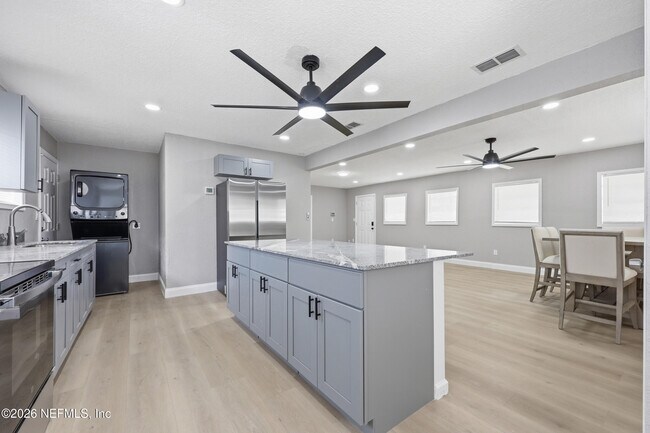 Foto del edificio - 9565 Carbondale Dr W