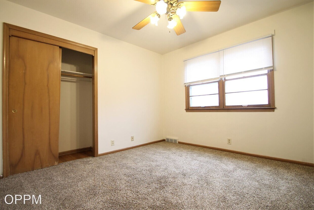 Building Photo - 3526 S 82nd St
