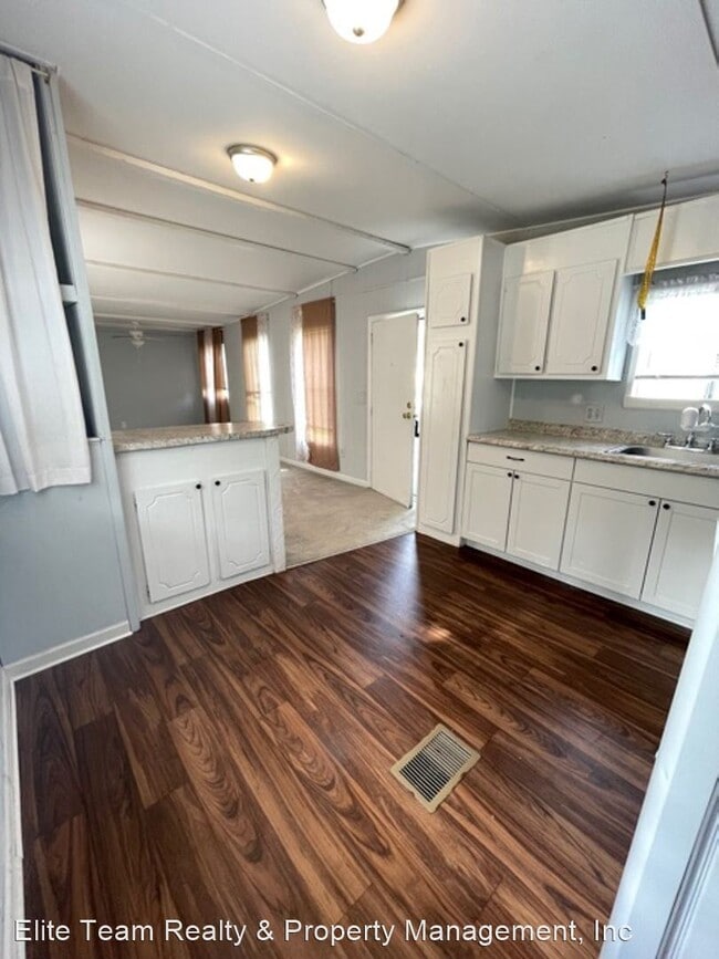 Building Photo - 2 br, 2 bath House - 120 1st St unit A
