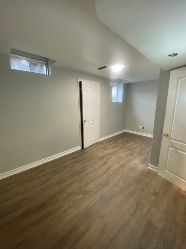 Building Photo - 15 Tanvalley Dr
