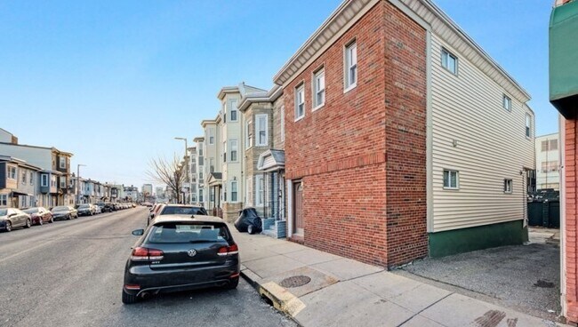 Foto del edificio - 128 Bennington St