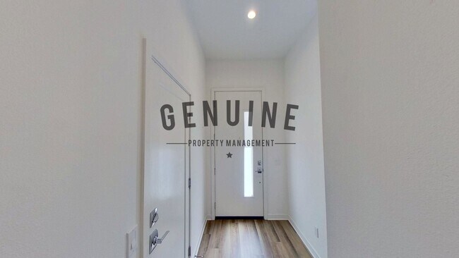 Building Photo - Coming Soon: Modern Tri-Level 2Bd 2.5Ba Townhouse in Irvine!