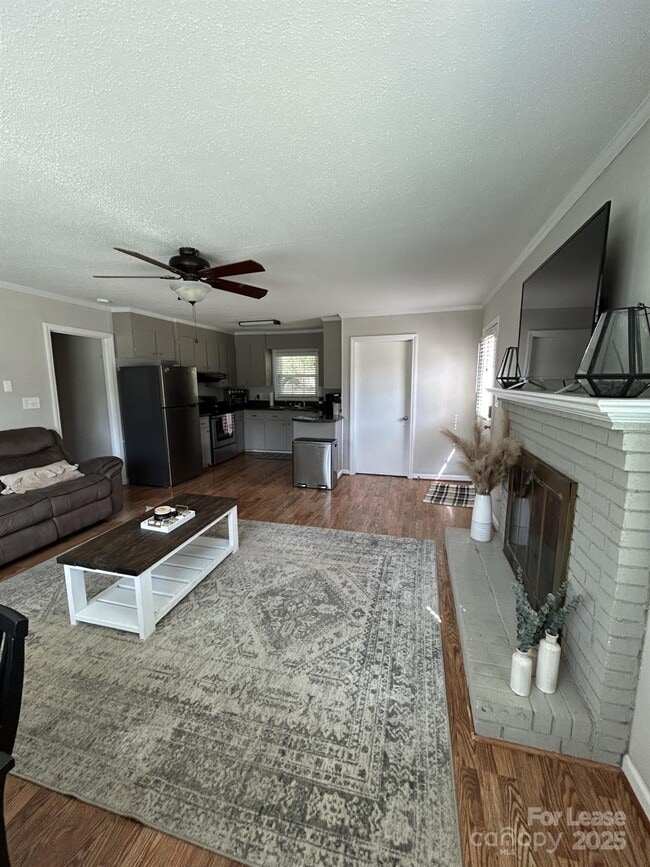 Foto del edificio - 6317 Morehead Rd