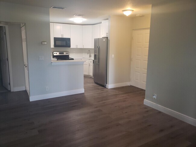 Building Photo - 3860 Coral Tree Cir