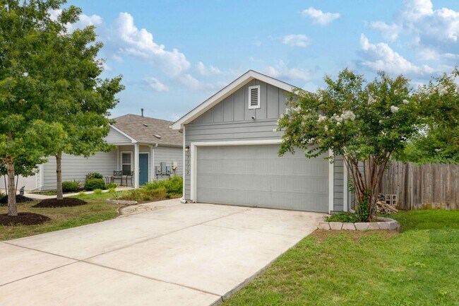 Foto del edificio - 7312 Tonka Ln