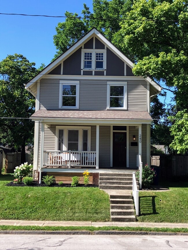 Foto del edificio - 240 E Duncan St