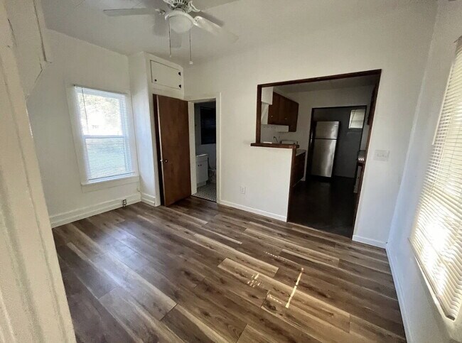 Foto del edificio - 1815 E 4th Pl