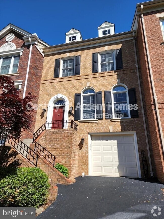 Building Photo - 8002 Tanworth Ct