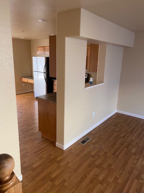 Foto del edificio - 1455 S Fairdale Ave