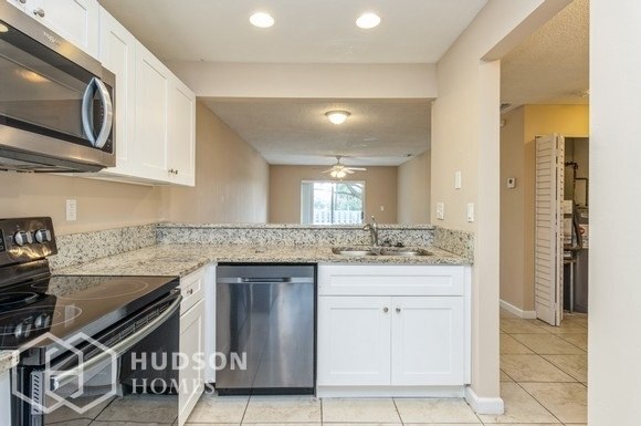 Building Photo - 8048 NW 41st Ct