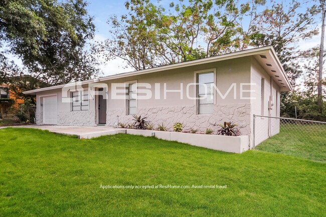 Building Photo - 3350 Valeview Dr
