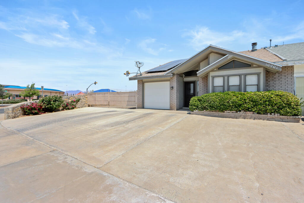 Foto principal - 10901 Highwood Way