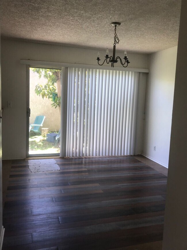 Building Photo - Cozy 3 bedroom / 2 bathroom  Home