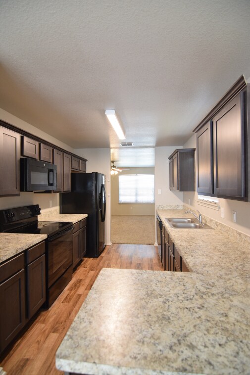 Building Photo - 2433 Stoneham Ct