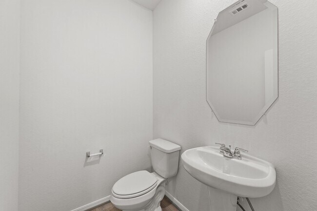 Foto del edificio - 19111 Hazel Firs Ln