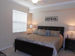 Building Photo - 9735 Acqua Ct