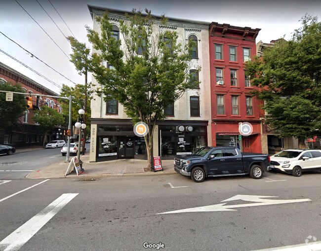 Building Photo - 105 E Main St