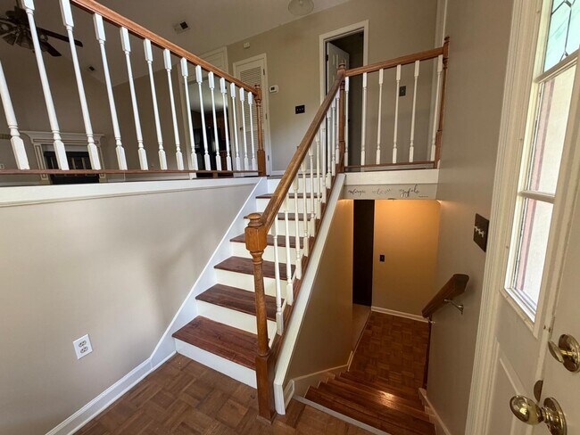 Foto del edificio - 516 Carrsbrook Rd SE