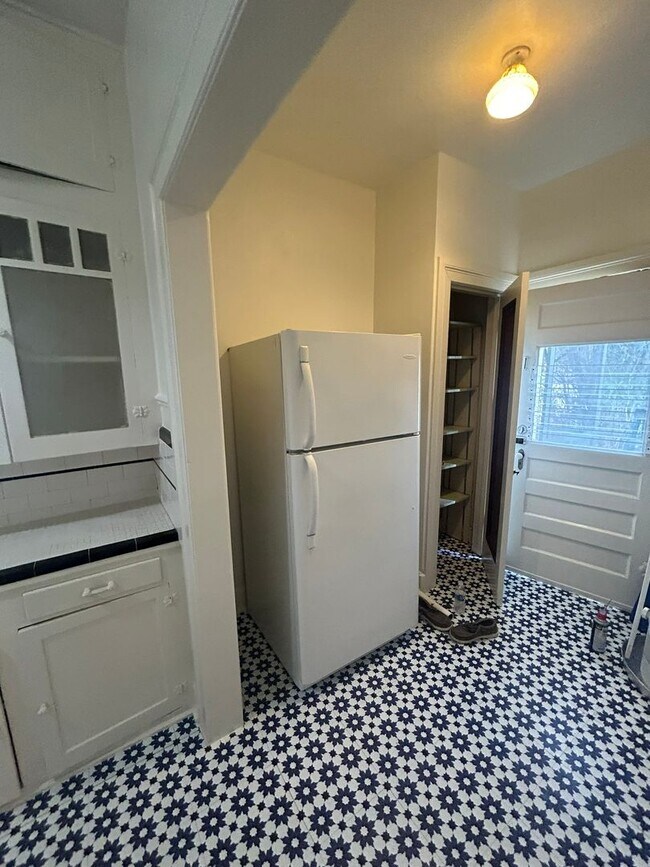 Foto del edificio - 1037 W Magnolia Ave