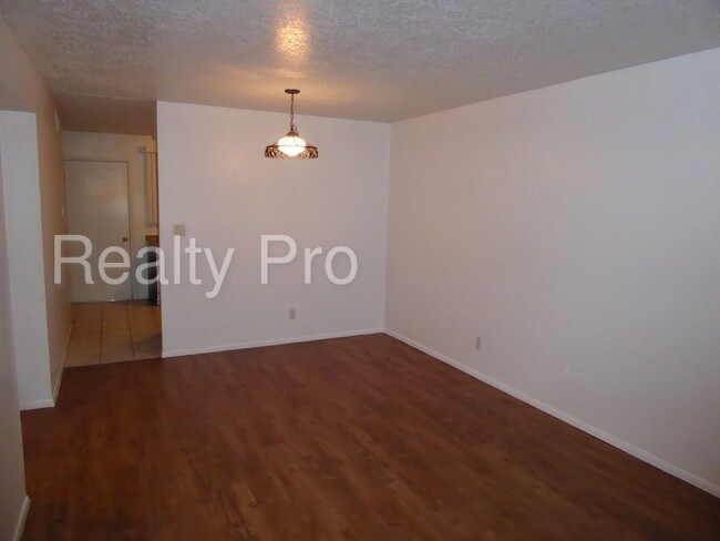 Building Photo - 22 Calle Vadito NW