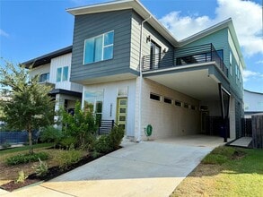 Building Photo - 6325 Florencia Ln