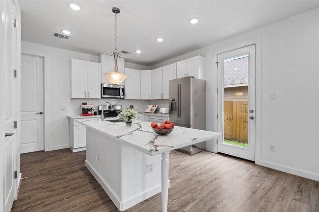 Foto del edificio - 8001 Talton St