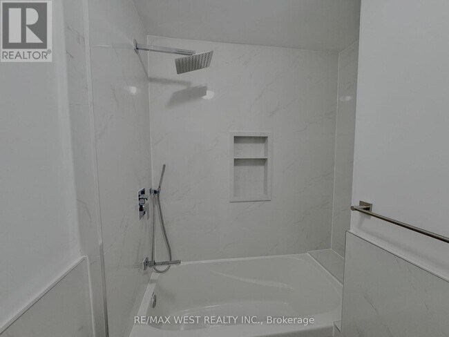 Building Photo - 1687 St Clair Ave W