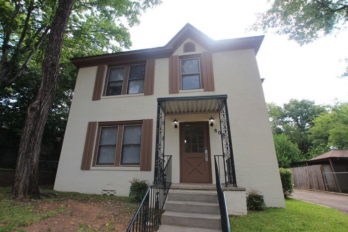 Foto principal - Available Now! Adorable 1 bedroom 1 bath a...
