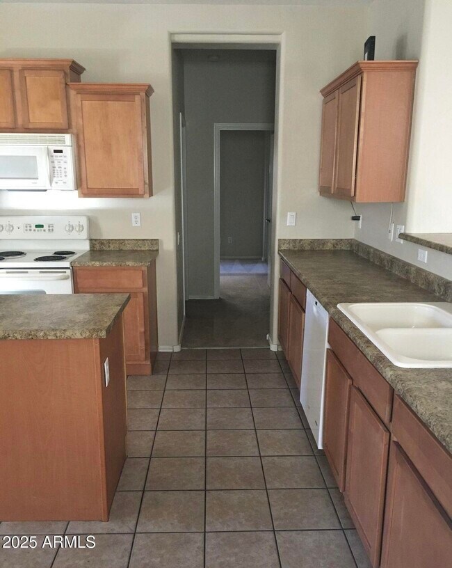 Foto del edificio - 15425 N 172nd Dr