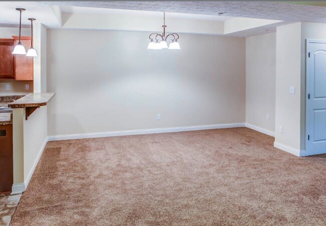 Building Photo - 708 Academy Dr