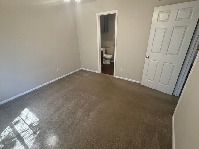 Building Photo - 2407 Bandera Dr