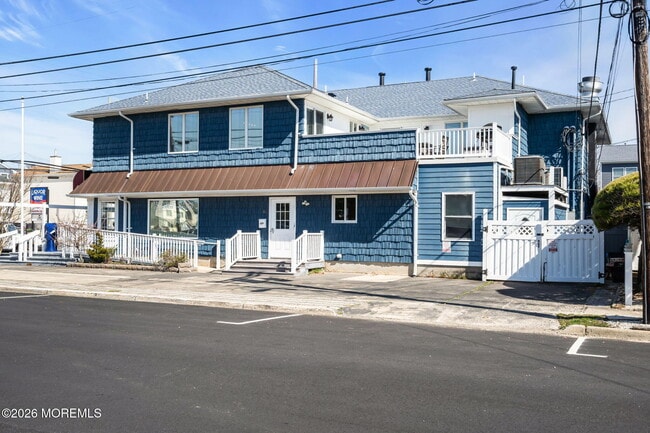 Building Photo - 65 Grand Central Ave