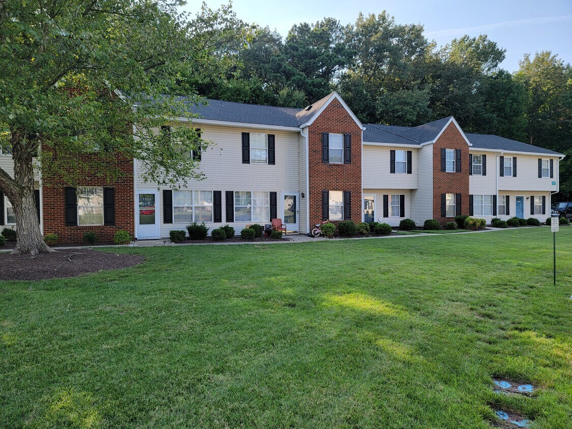 Primary Photo - 3550 Clover Meadows Dr