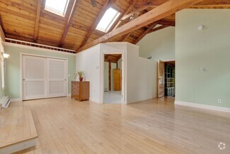 Building Photo - 6 Patten's Ln