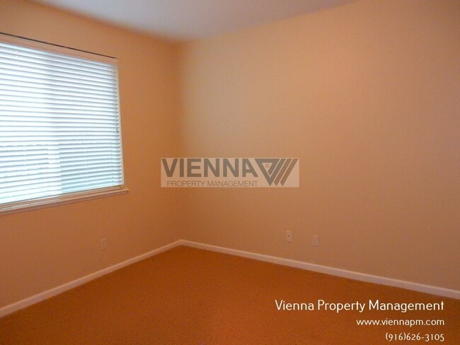 Building Photo - 2166 Fawndale Ln