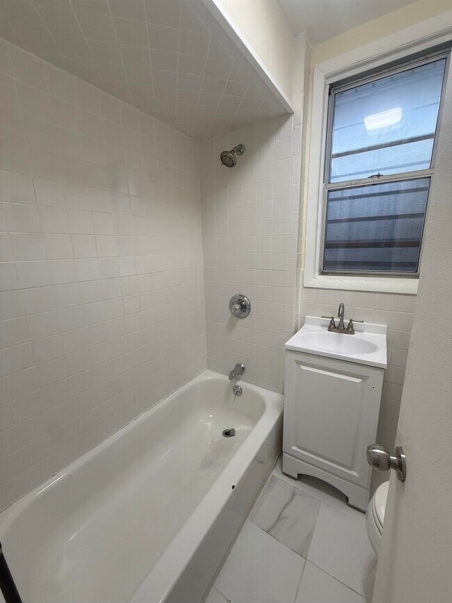 Foto del edificio - 611 87th St