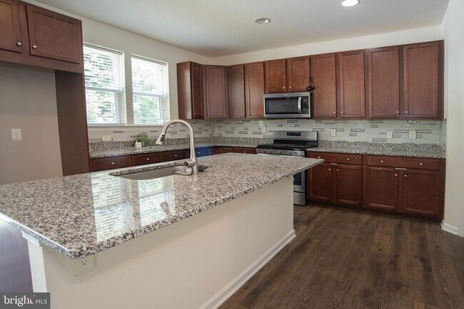 Foto del edificio - 1600 Hudgins Farm Cir