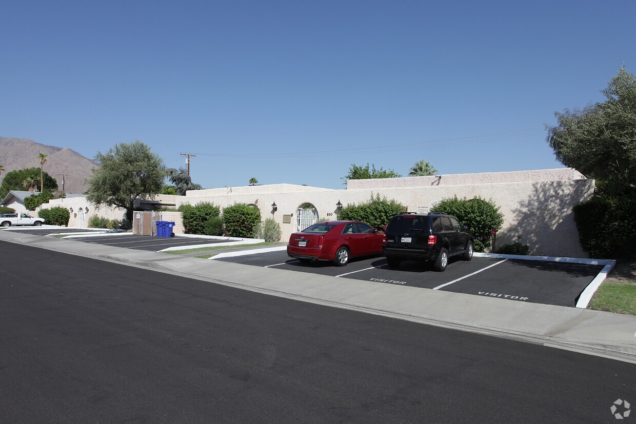 Primary Photo - 760-800 E Cottonwood Rd