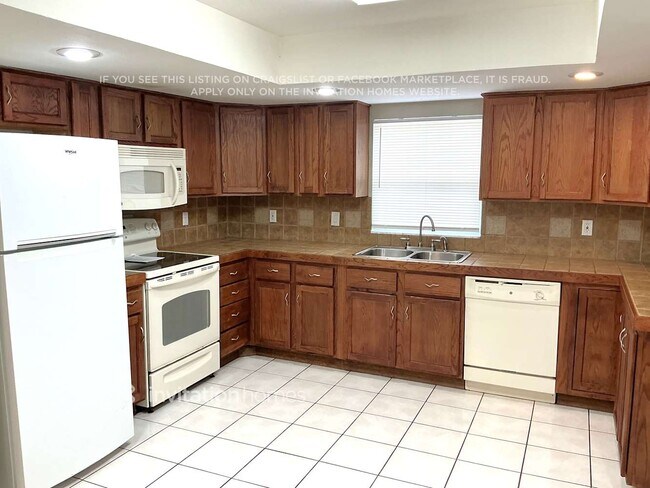 Building Photo - 12105 72nd St N