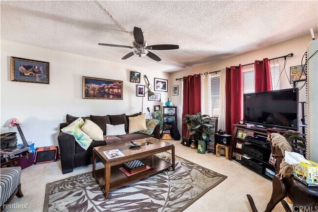Building Photo - 1 br, 1 bath House - 2607 E 4th St