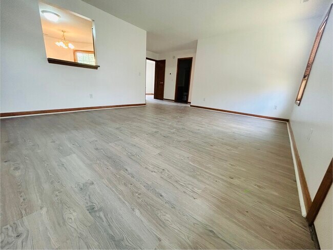 Foto del edificio - 1618 Bear Claw Ln