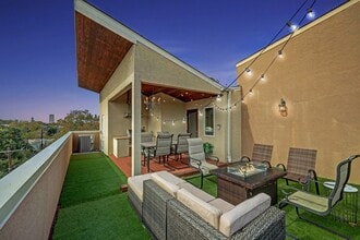 Building Photo - 2022 Converse St