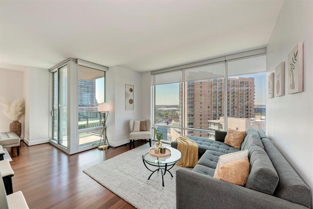 Foto principal - 300 Bowie St