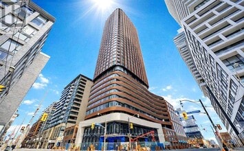 Building Photo - 180 Front St E